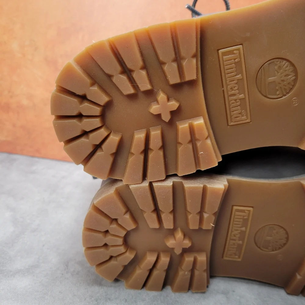 Timberland Gray Premaloft insulated hiking boots. Size 7 - Picture 11 of 14